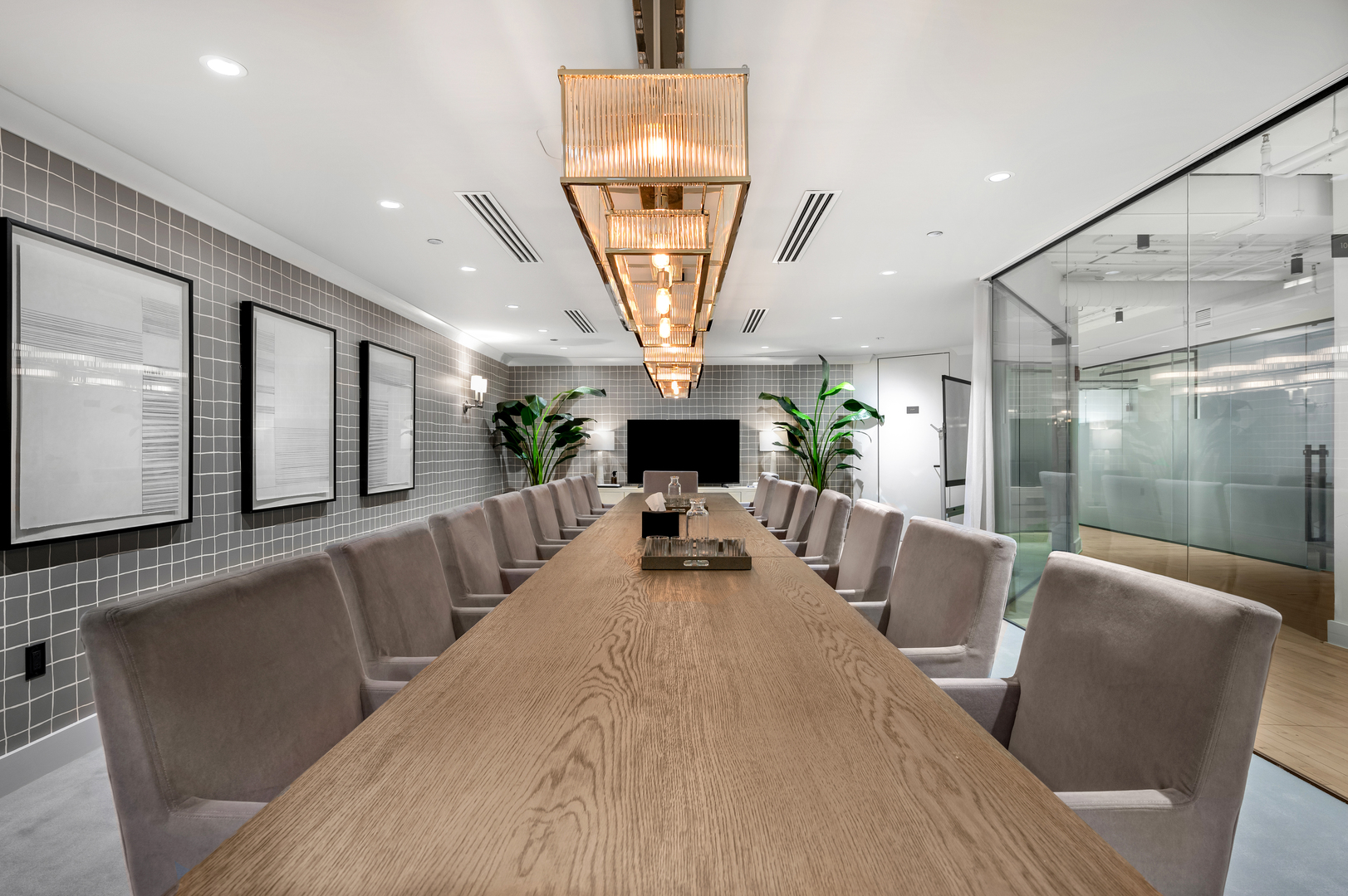 20 N Wacker Drive Property Photo 2