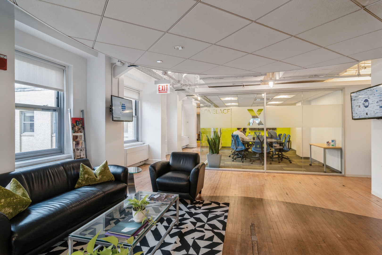 20 N Wacker Drive Property Photo 3