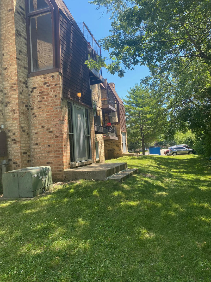 1743-45 Chariot Court Property Photo 5