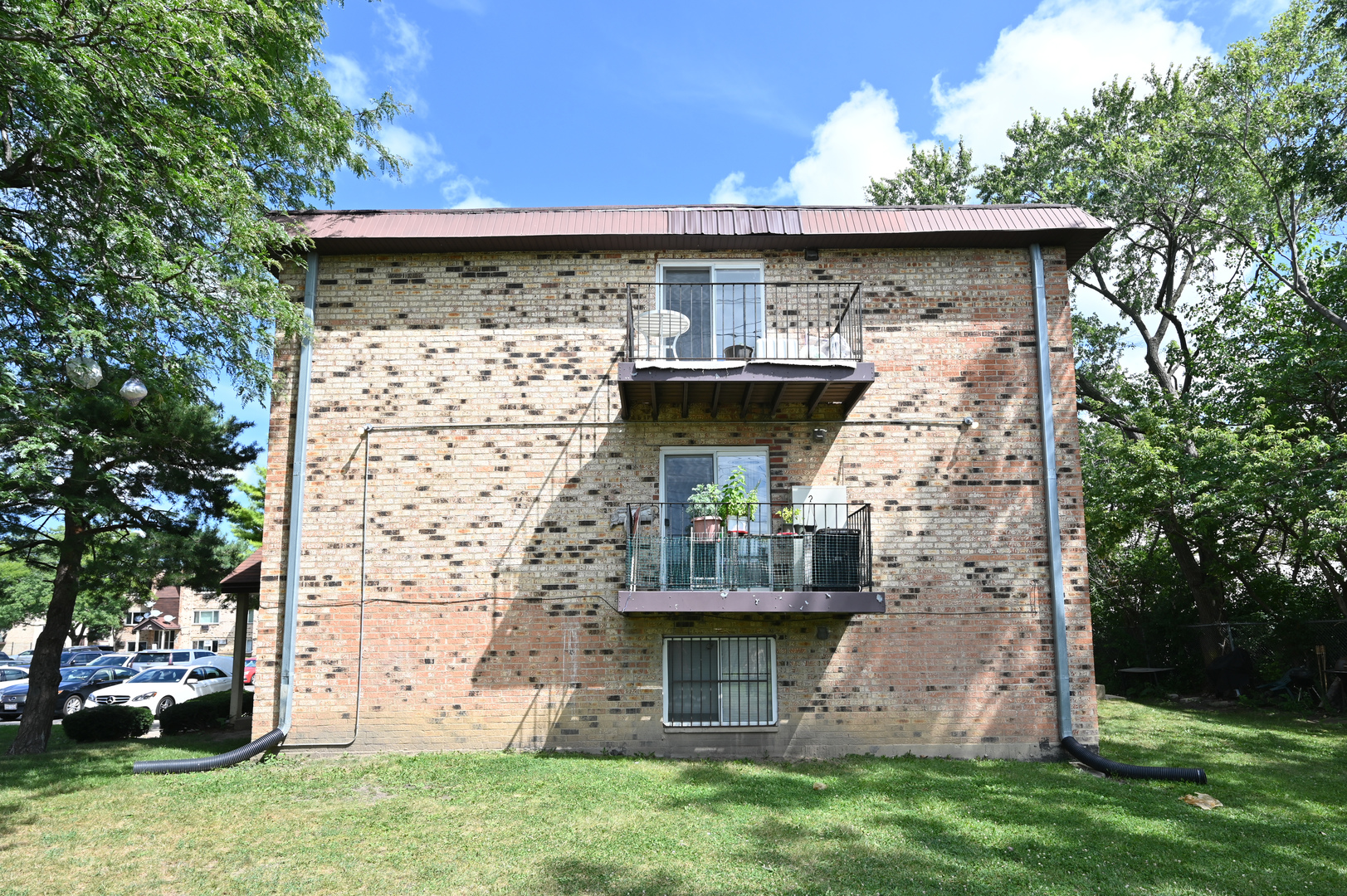 1743-45 Chariot Court Property Photo 8