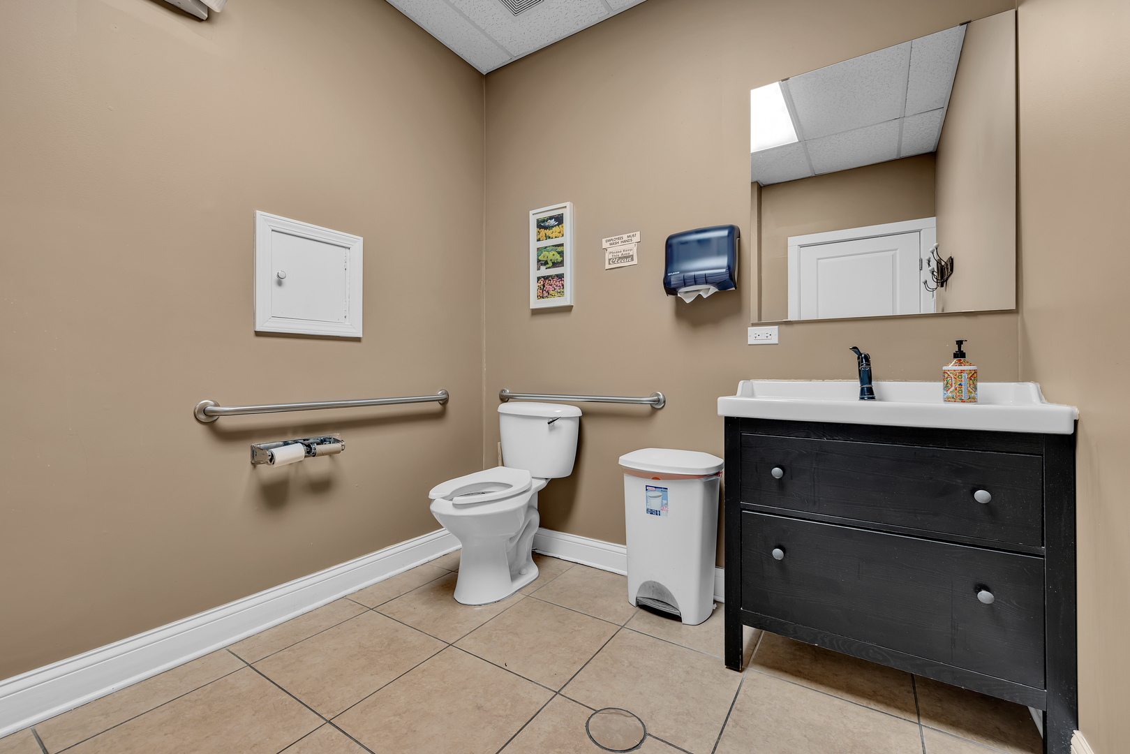 8301 Skokie Boulevard Property Photo 28