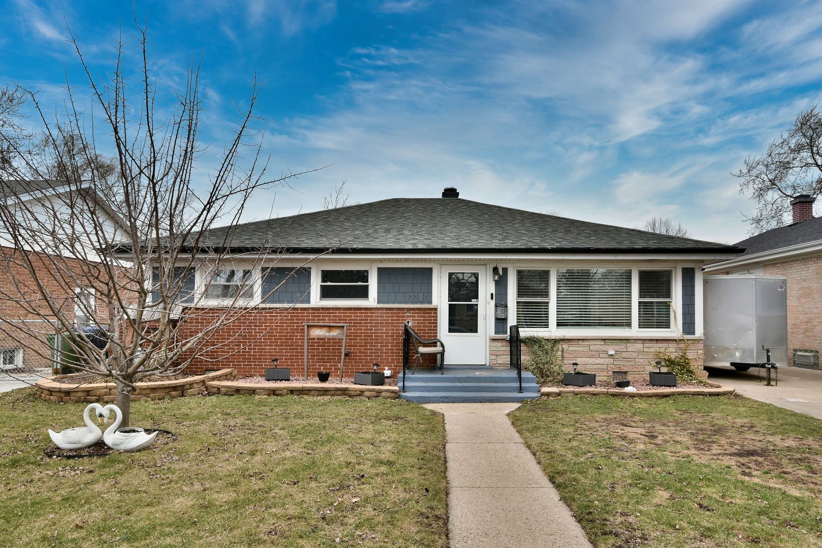 8832 S 50th Avenue Property Photo