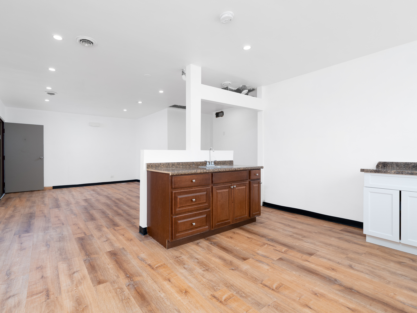 6324 N Milwaukee Avenue Property Photo 23