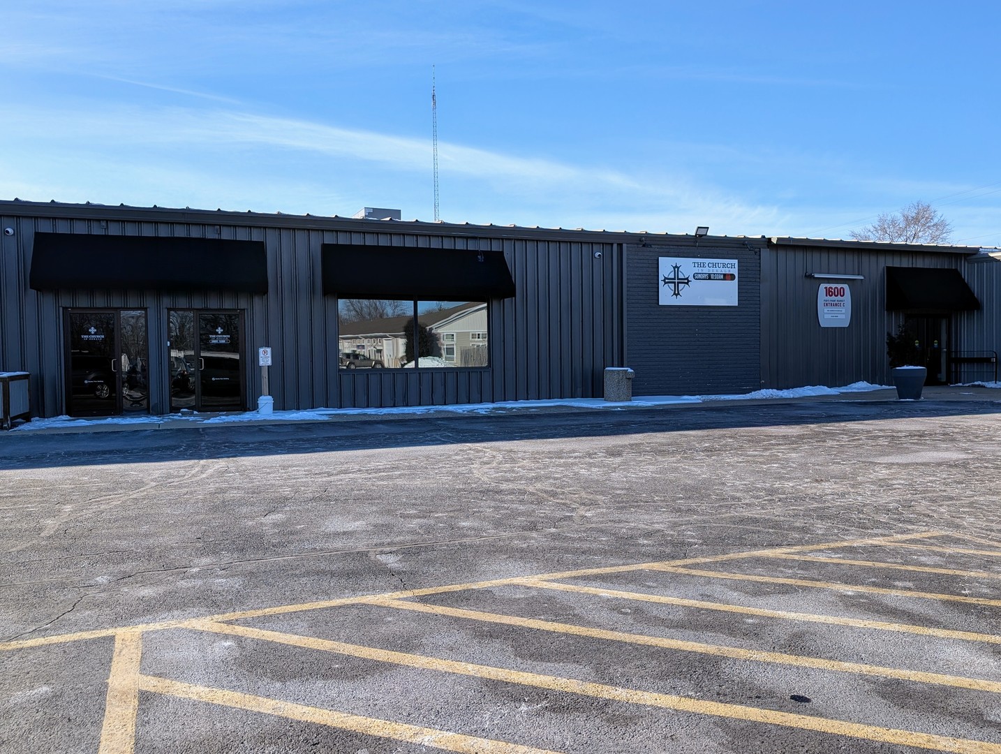 1600 E Lincoln Highway 2 Property Photo 11