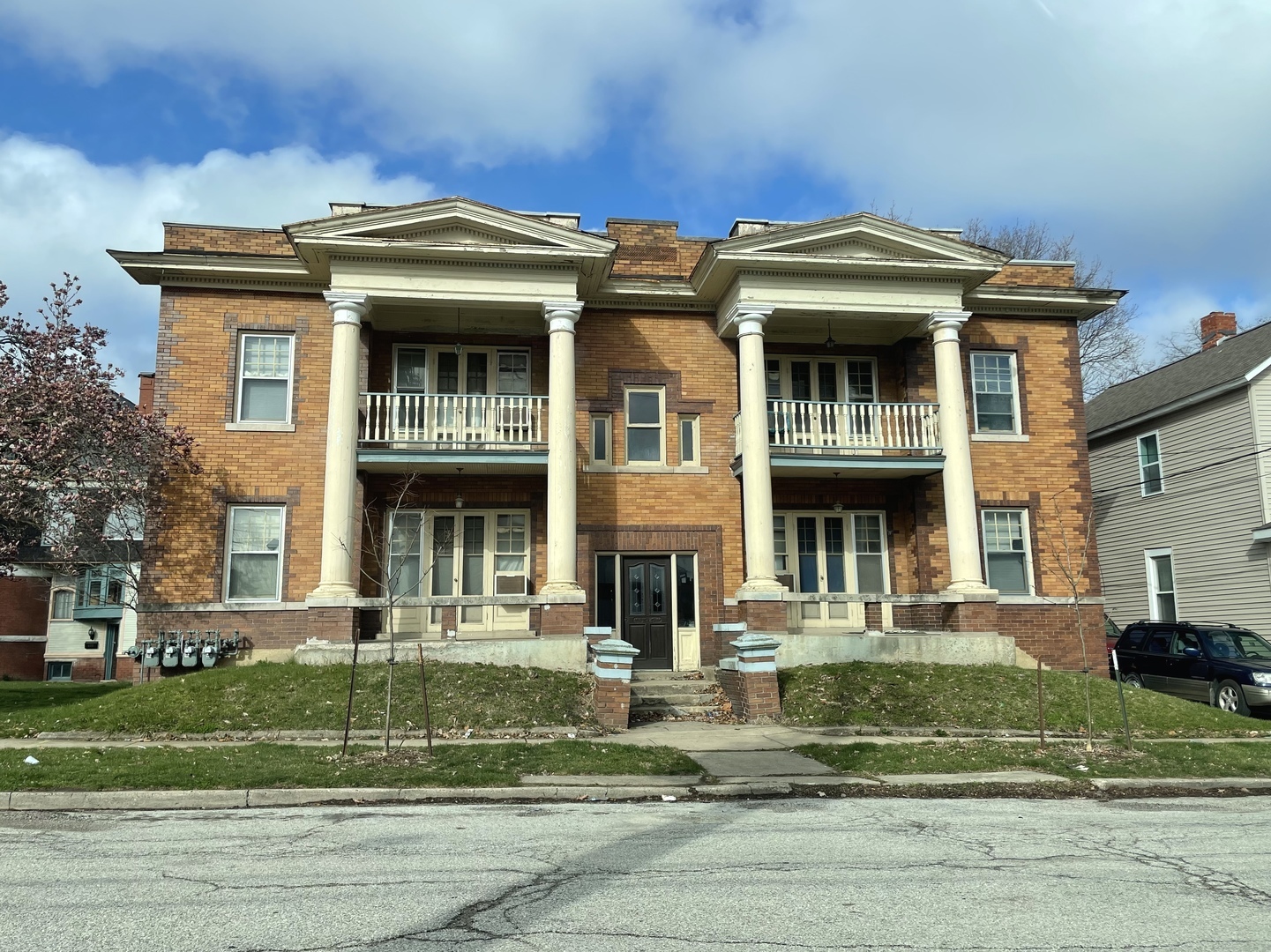 504 N Roosevelt Avenue Property Photo