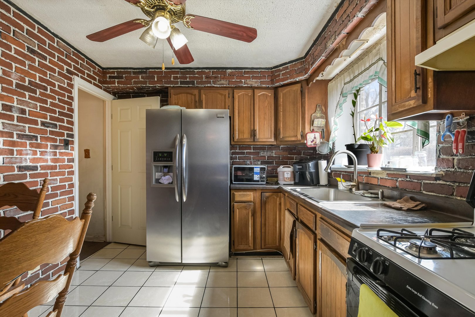 3623 W Foster Avenue Property Photo 2