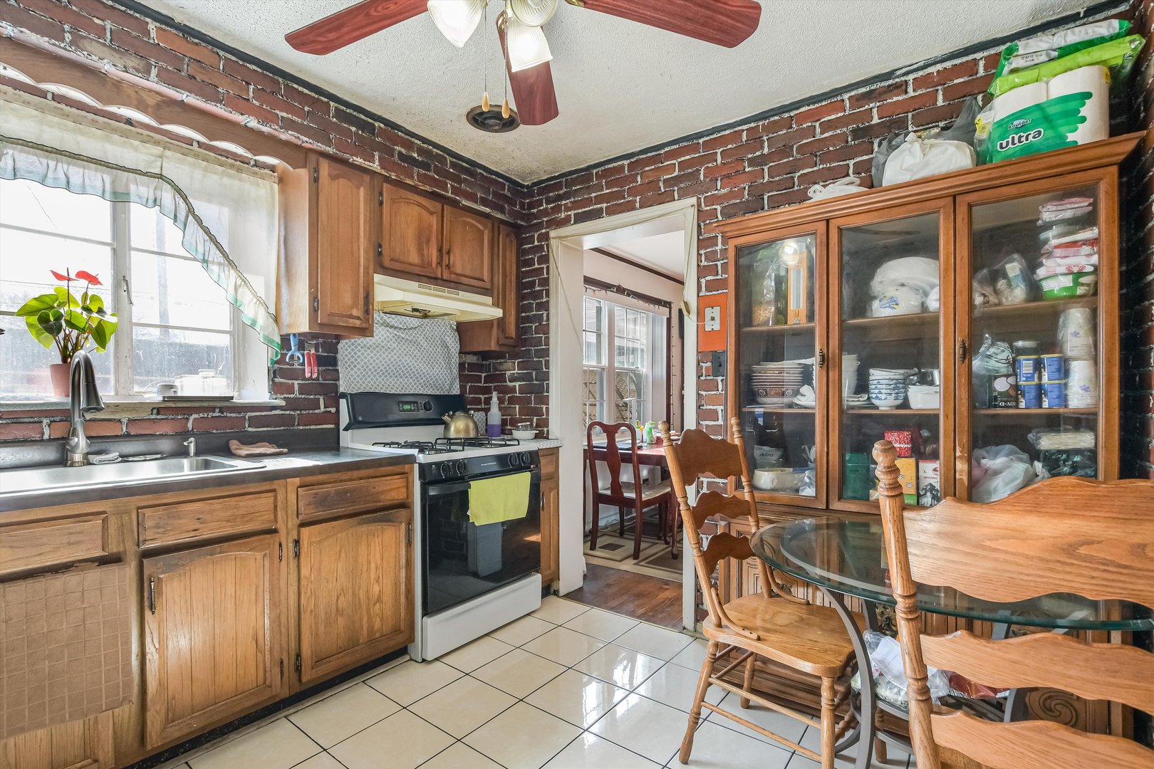 3623 W Foster Avenue Property Photo 3
