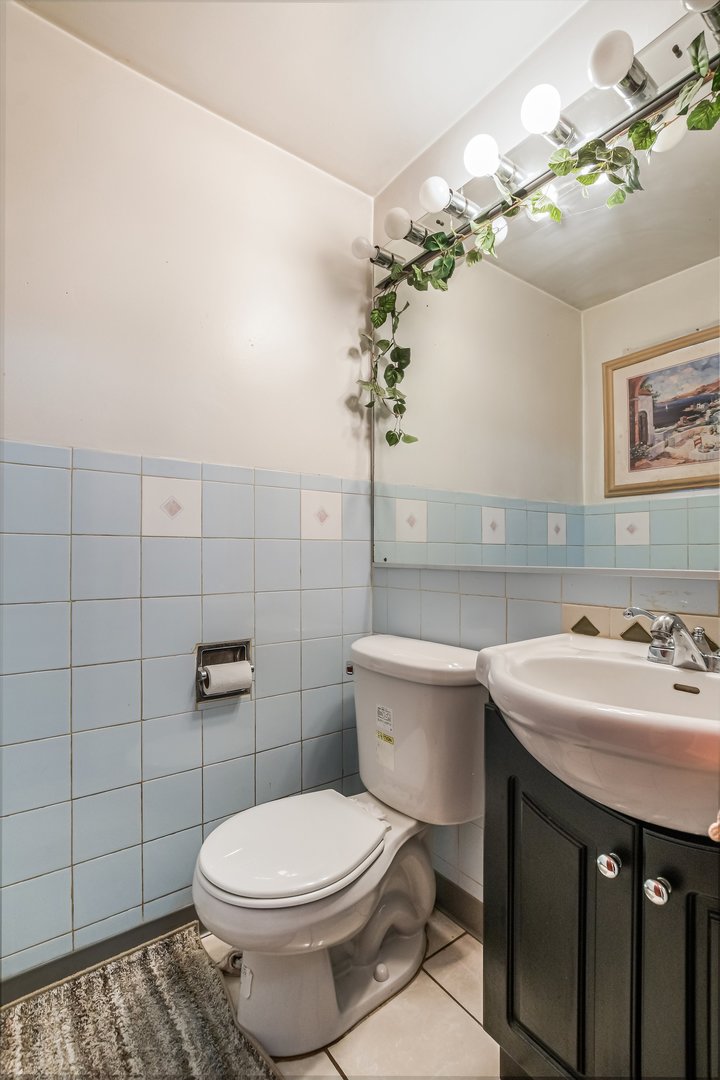 3623 W Foster Avenue Property Photo 15