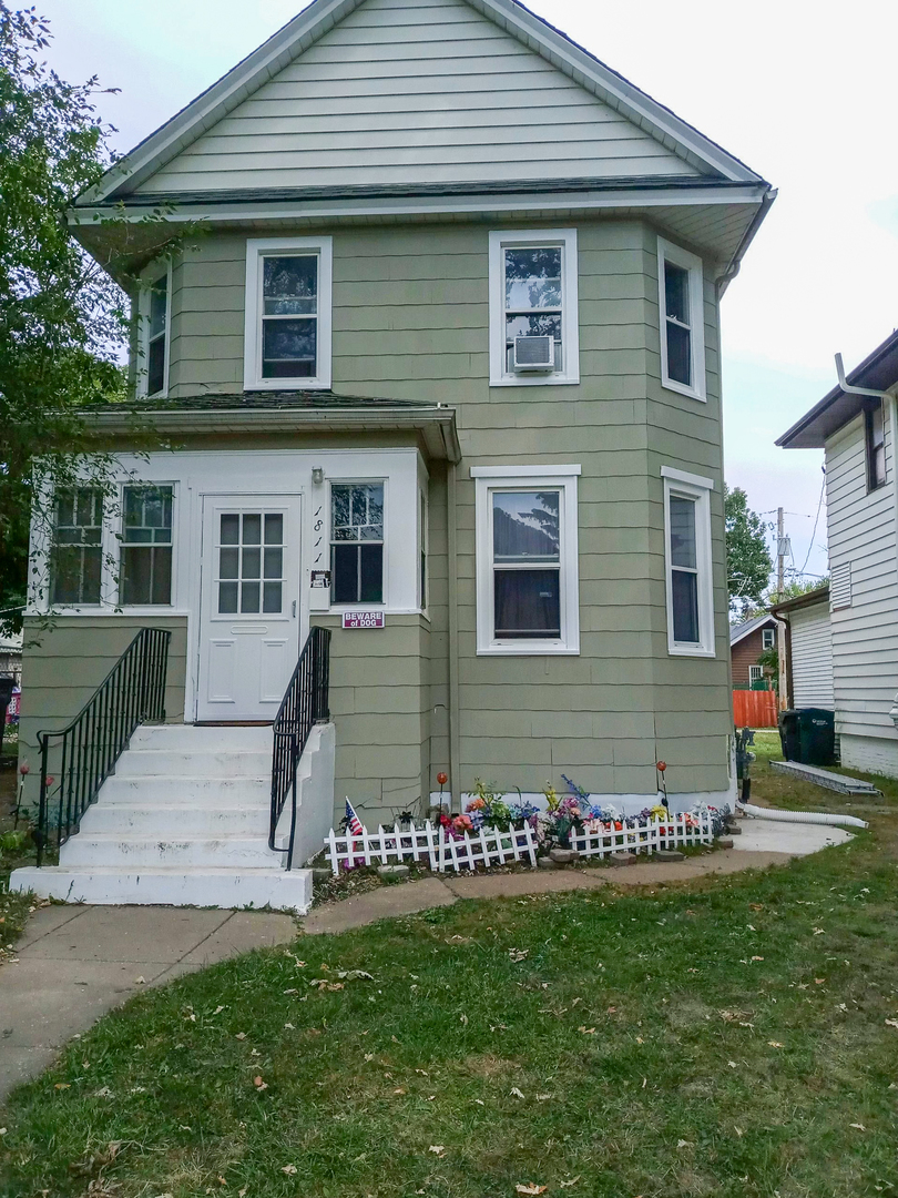 1811 Victoria Ave Property Photo