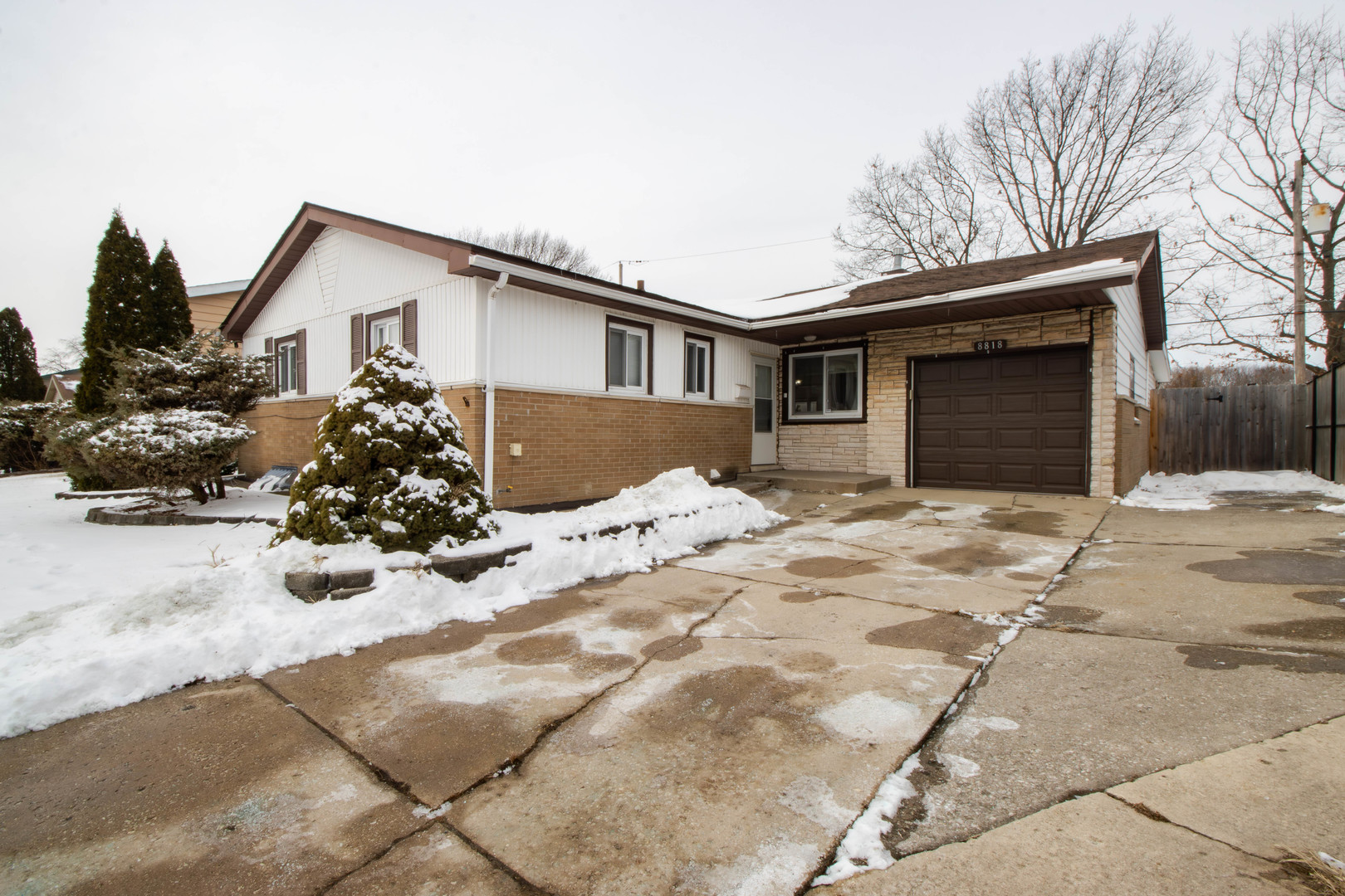 8818 W 91st Place Property Photo