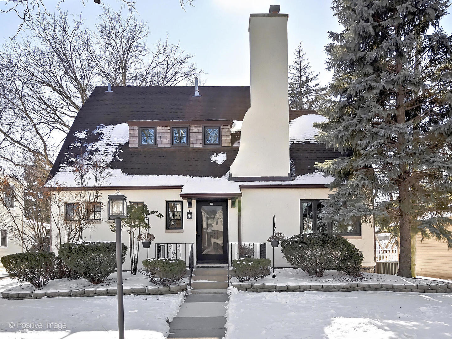 30 W Richmond Ave Property Photo