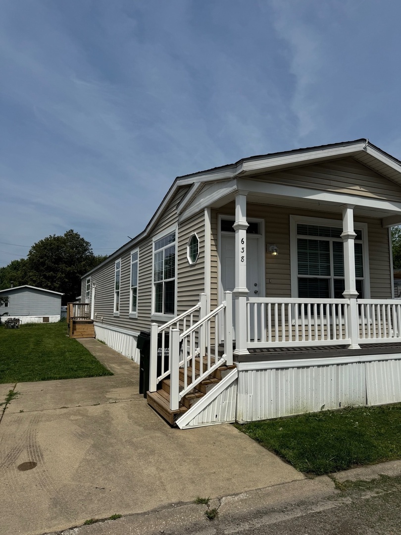 638 Sterling West Drive 638 Property Photo 1