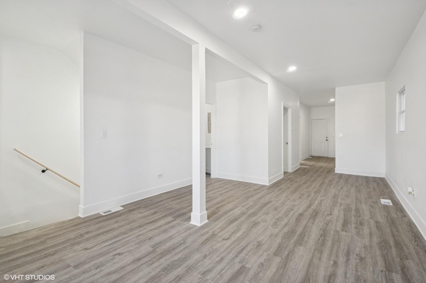 7049 S Damen Avenue Property Photo 2