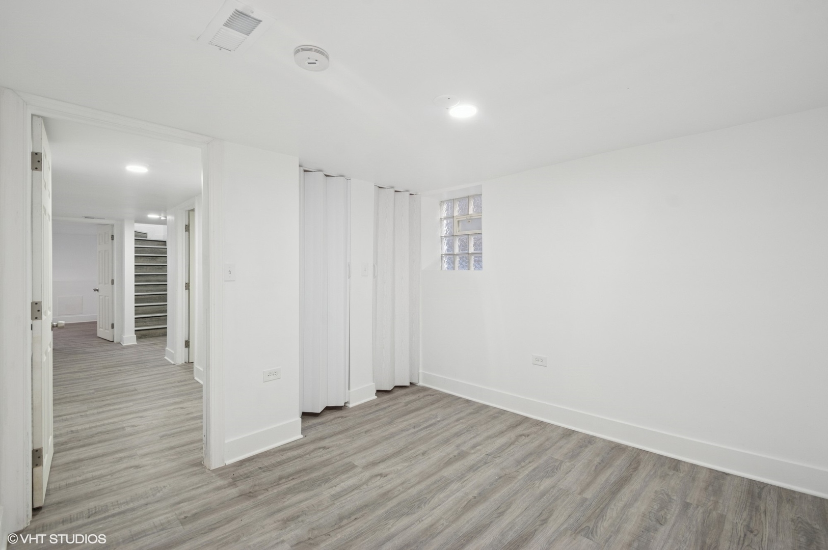 7049 S Damen Avenue Property Photo 6