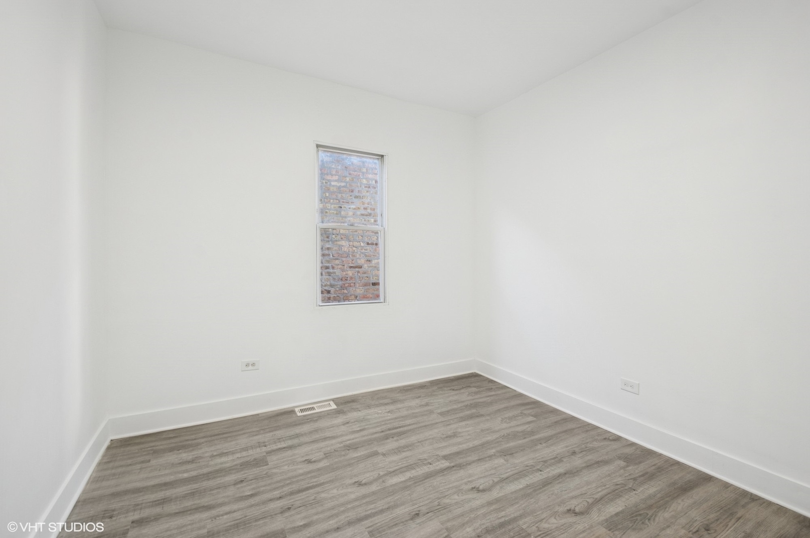 7049 S Damen Avenue Property Photo 9