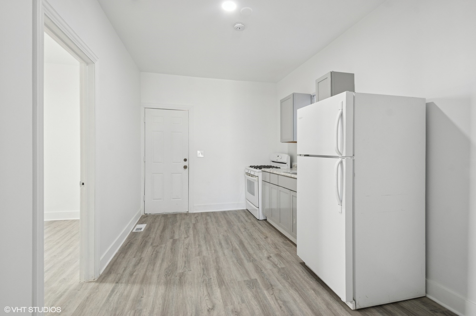 7049 S Damen Avenue Property Photo 10
