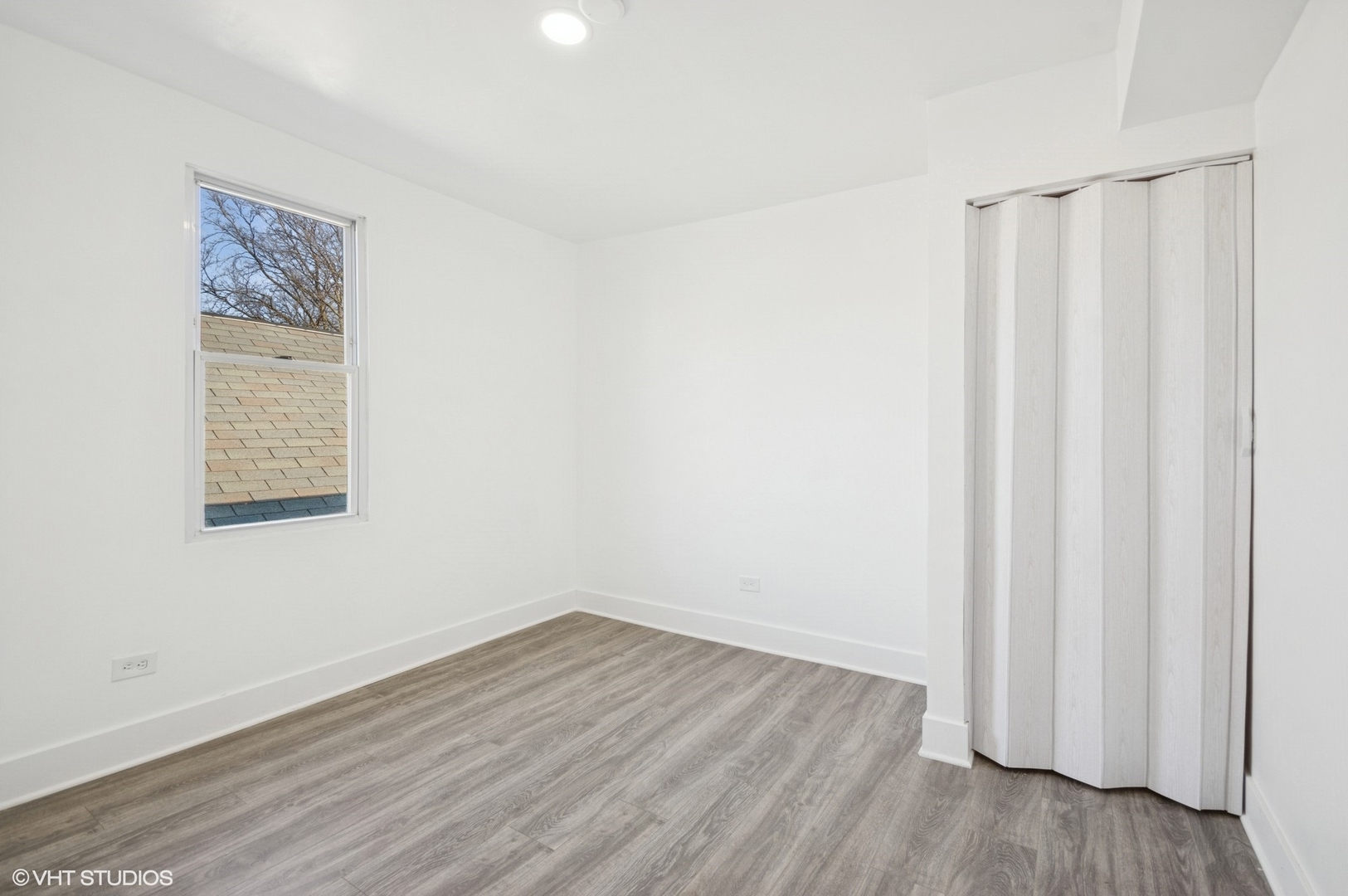 7049 S Damen Avenue Property Photo 14