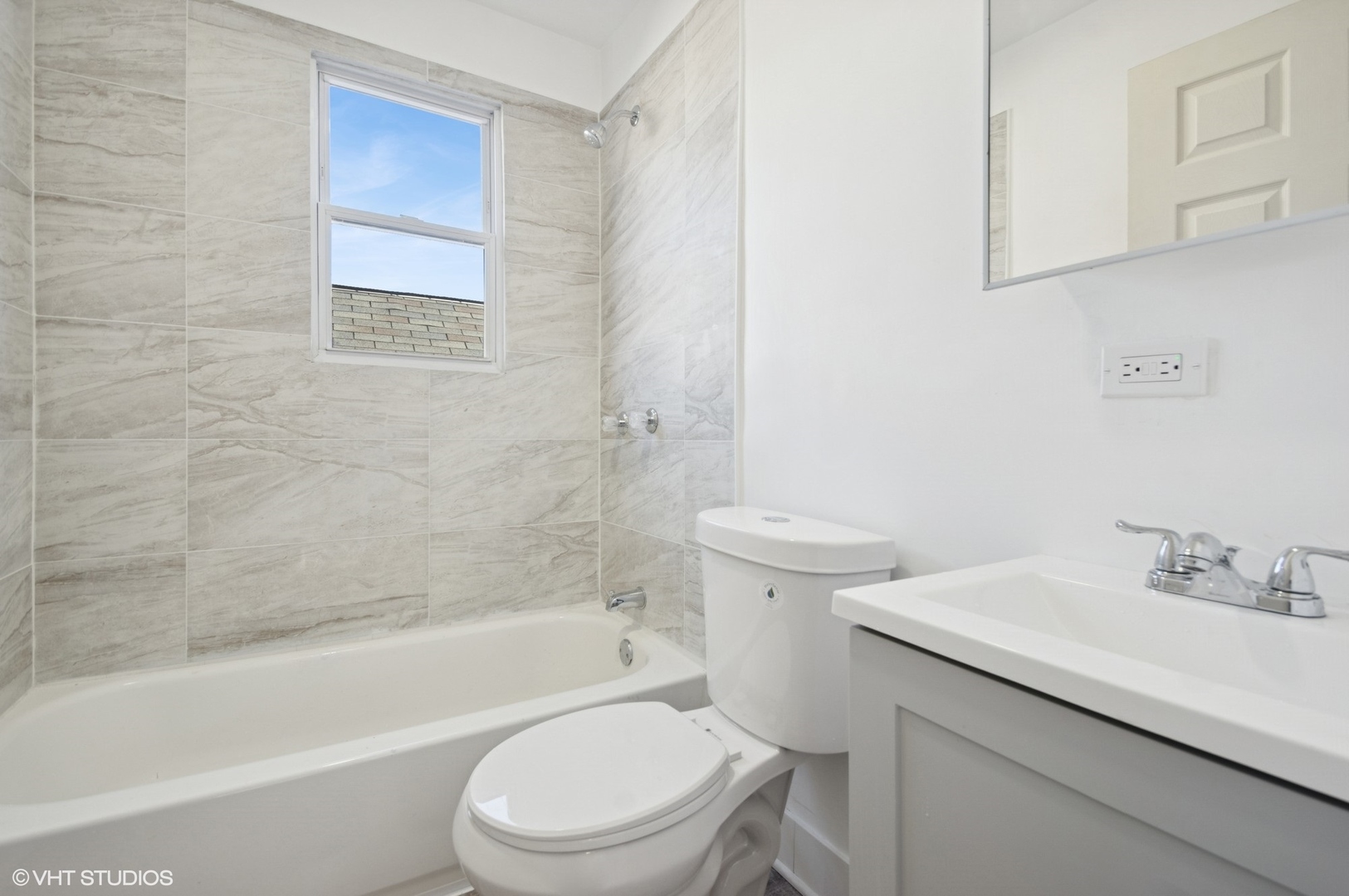 7049 S Damen Avenue Property Photo 15