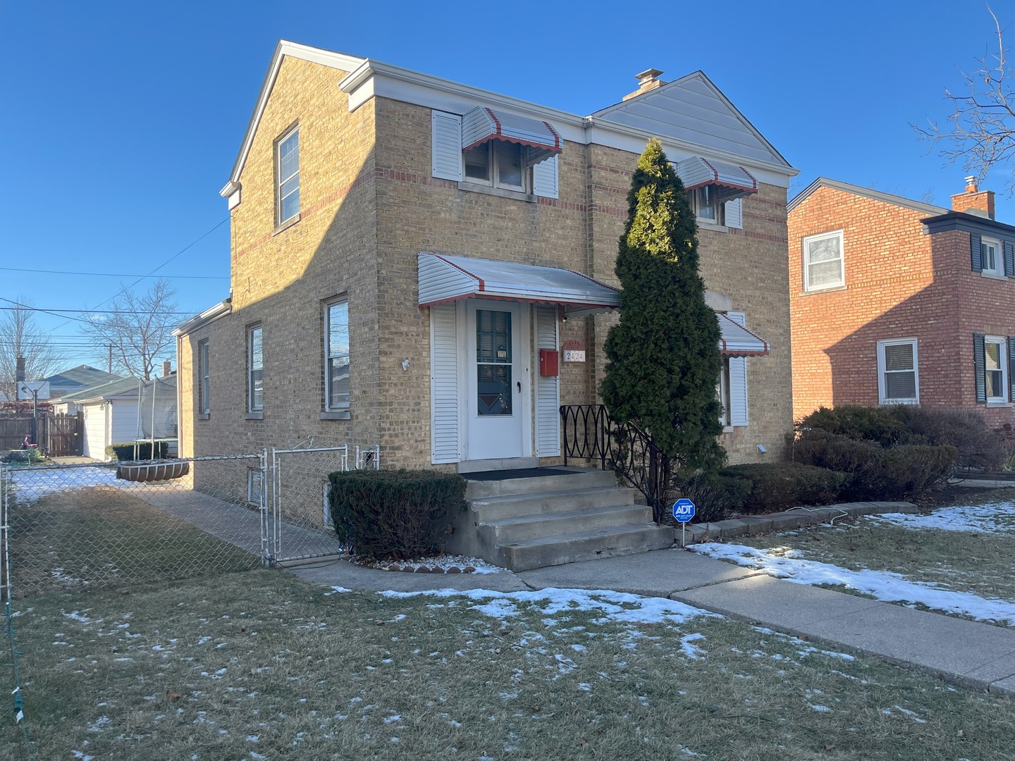 2424 Clarke Street Property Photo