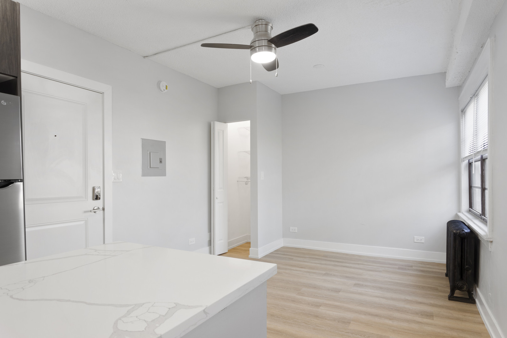 6026 N Winthrop Avenue 4b Property Photo 7
