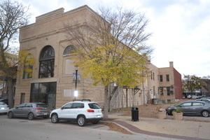 77 S Riverside Drive Property Photo 1