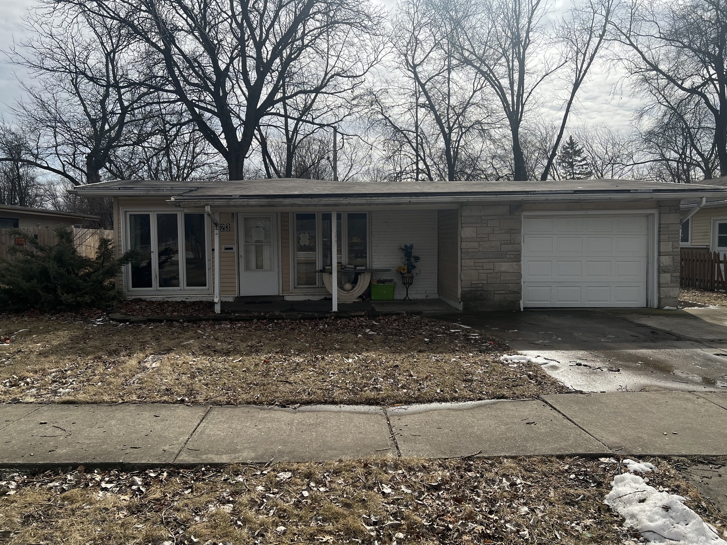 423 Lakewood Blvd Property Photo
