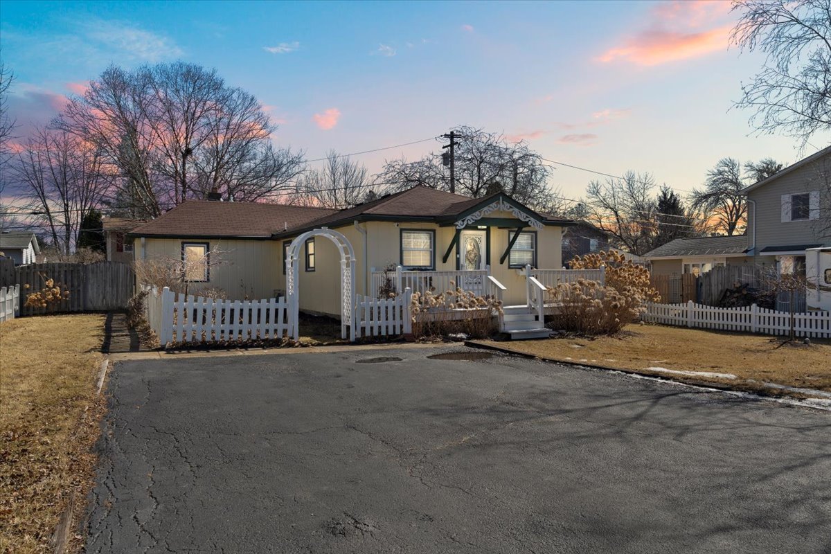 36127 N James Court Property Photo