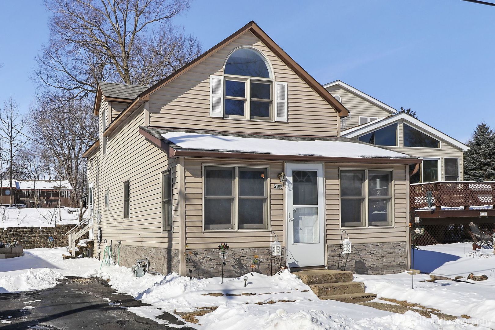 12 Real Estate Listings Main Image