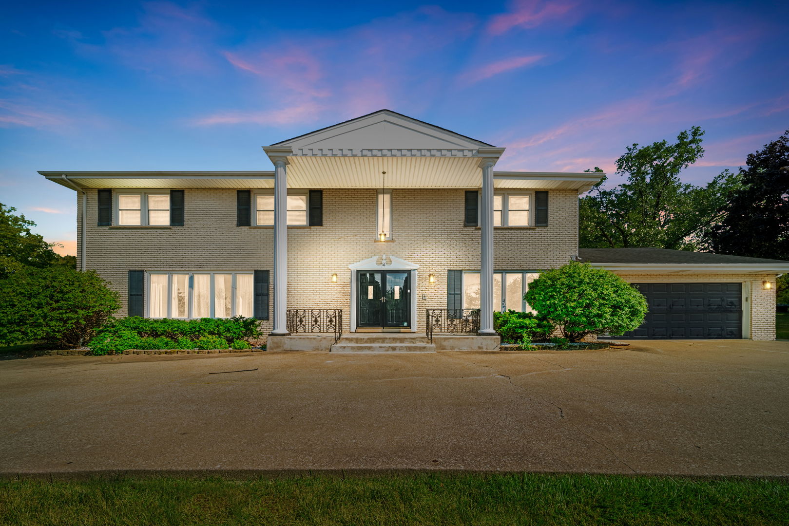 16 Kingston Drive Property Photo