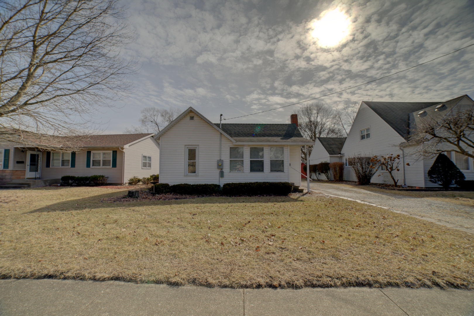 555 E Mulberry St Property Photo