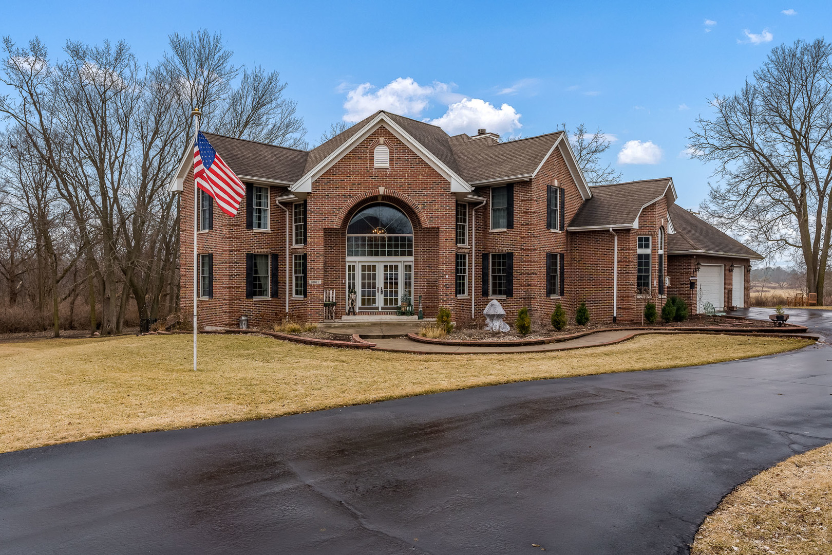 9062 Forest Ridge Drive Property Photo