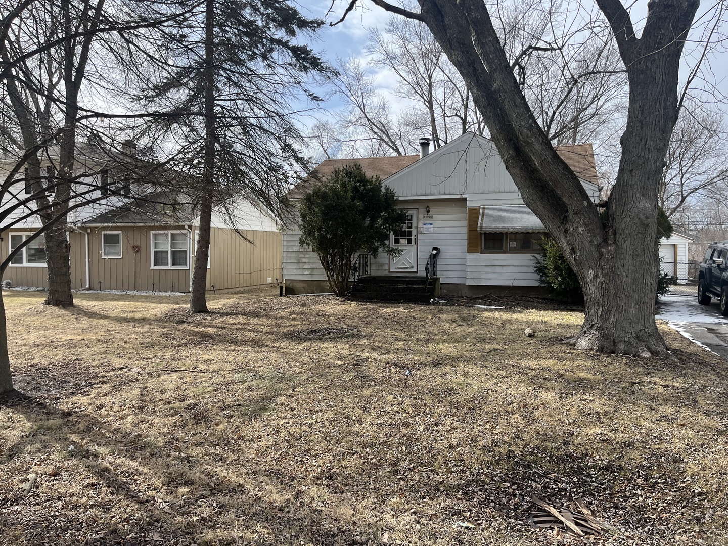 21930 Main Street Property Photo