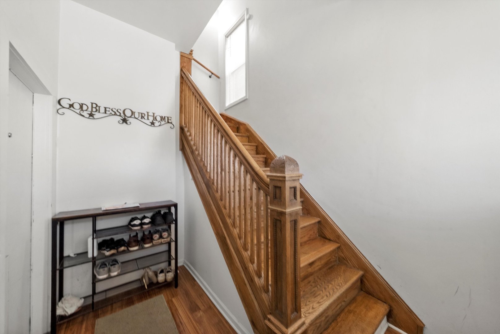 1812 S Hamlin Avenue Property Photo 2
