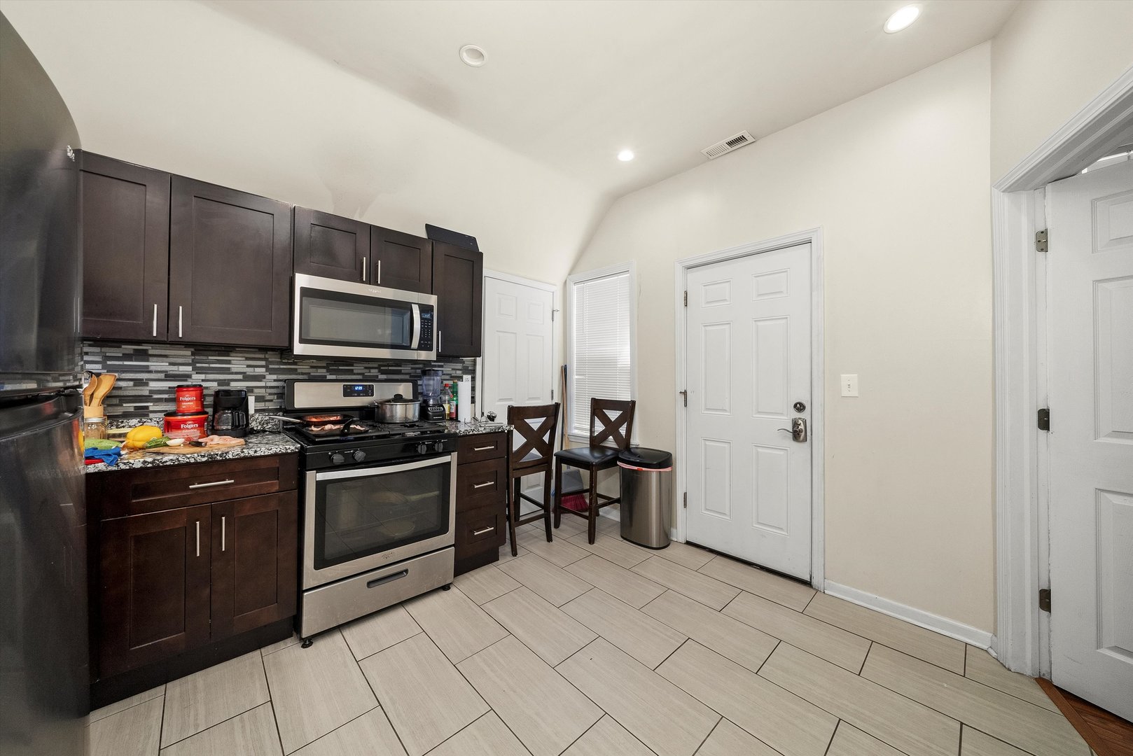 1812 S Hamlin Avenue Property Photo 15