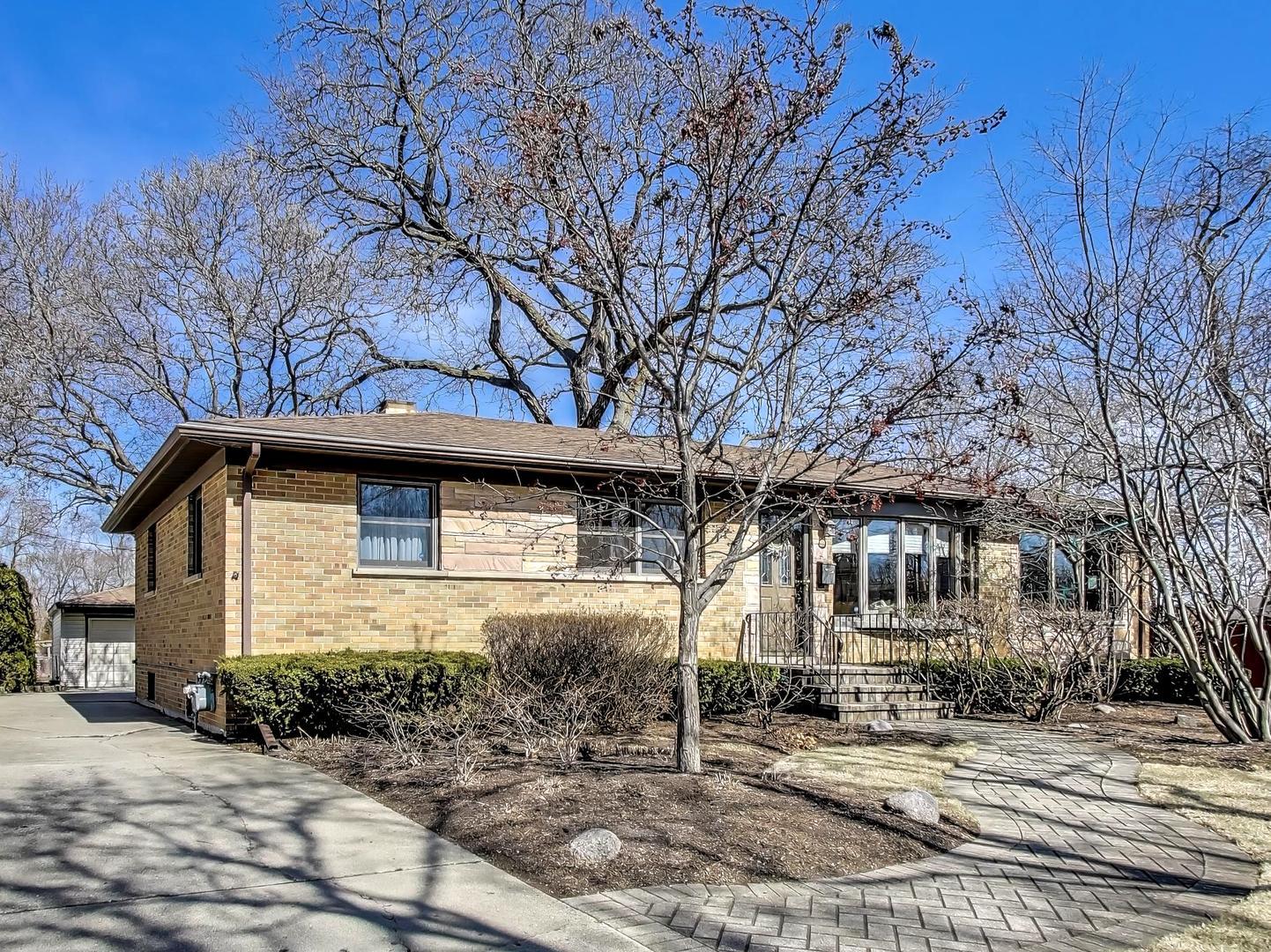 1502 W Willow Lane Property Photo
