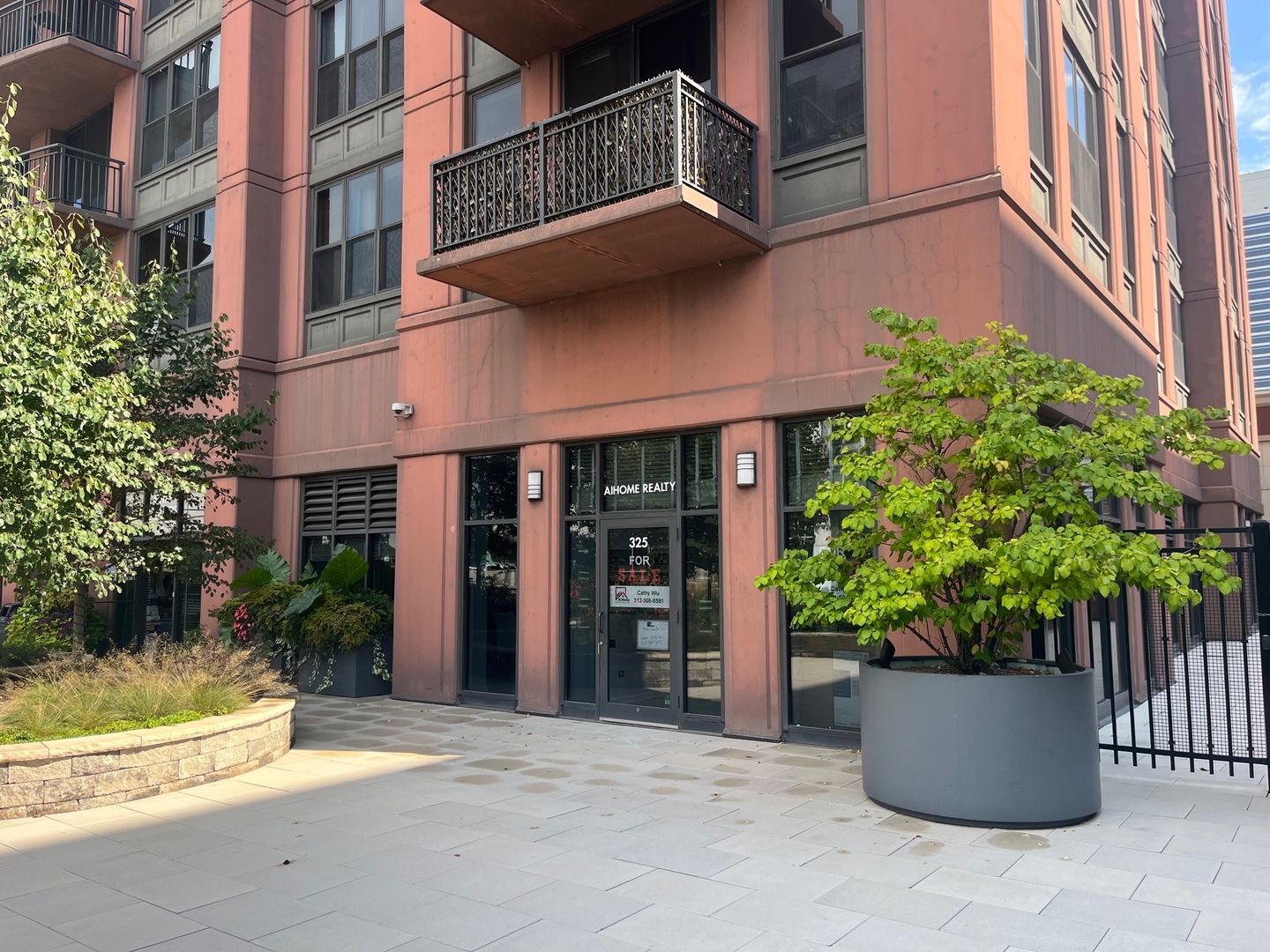 325 N Desplaines Street Property Photo 1