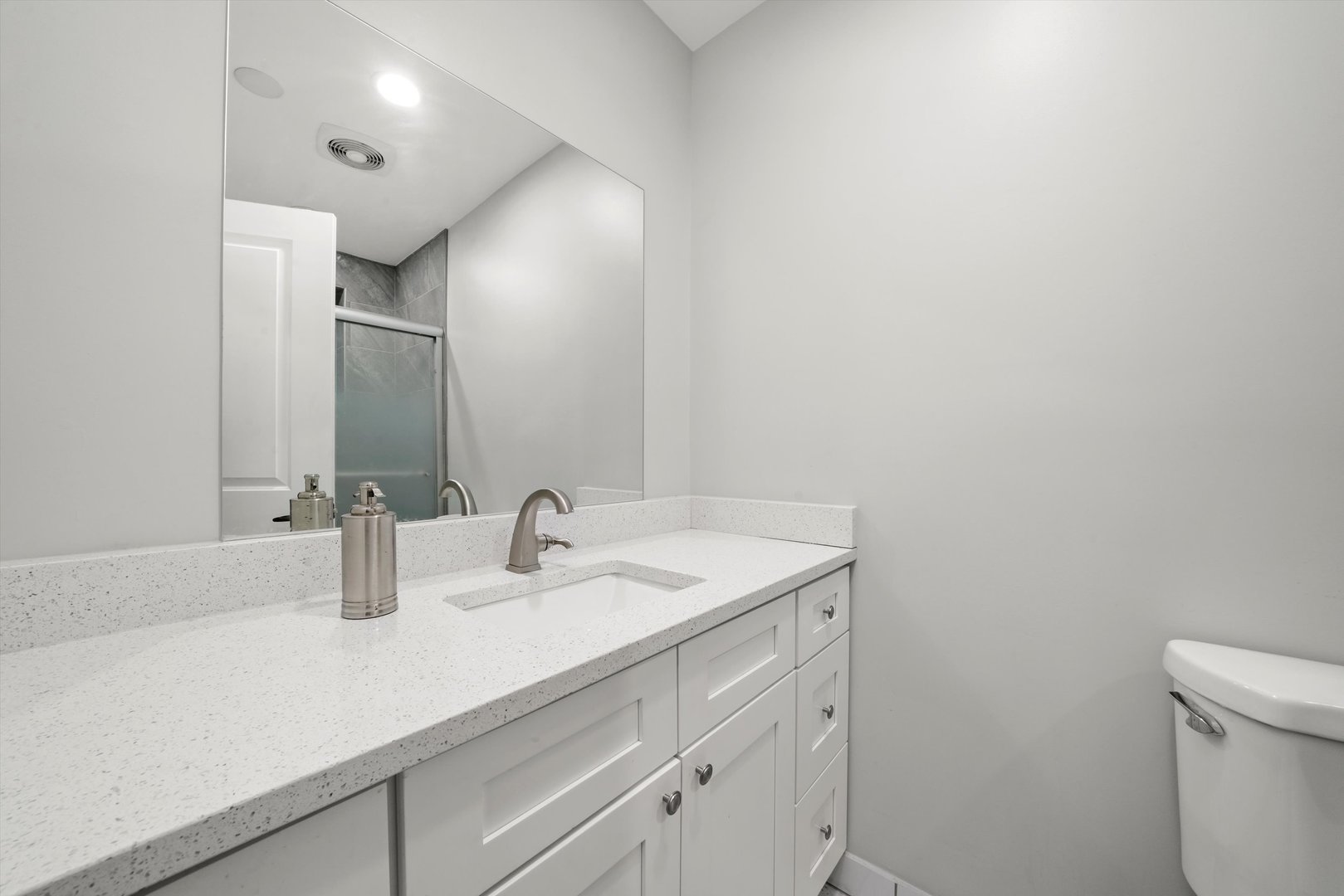 2022 W 95th Street Property Photo 9