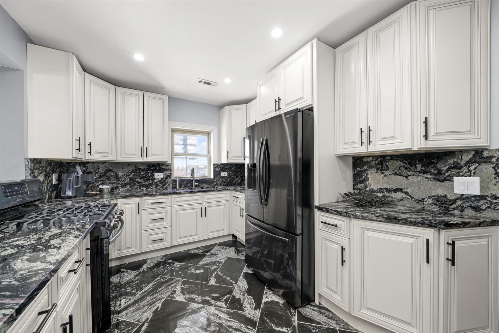 2022 W 95th Street Property Photo 16