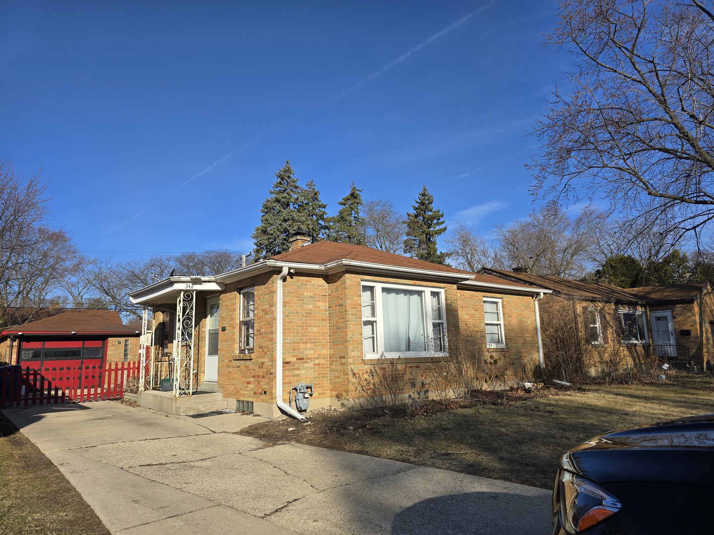 342 N Lewis Avenue Property Photo
