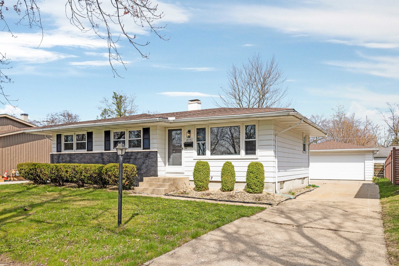 18901 Ridgewood Avenue Property Photo