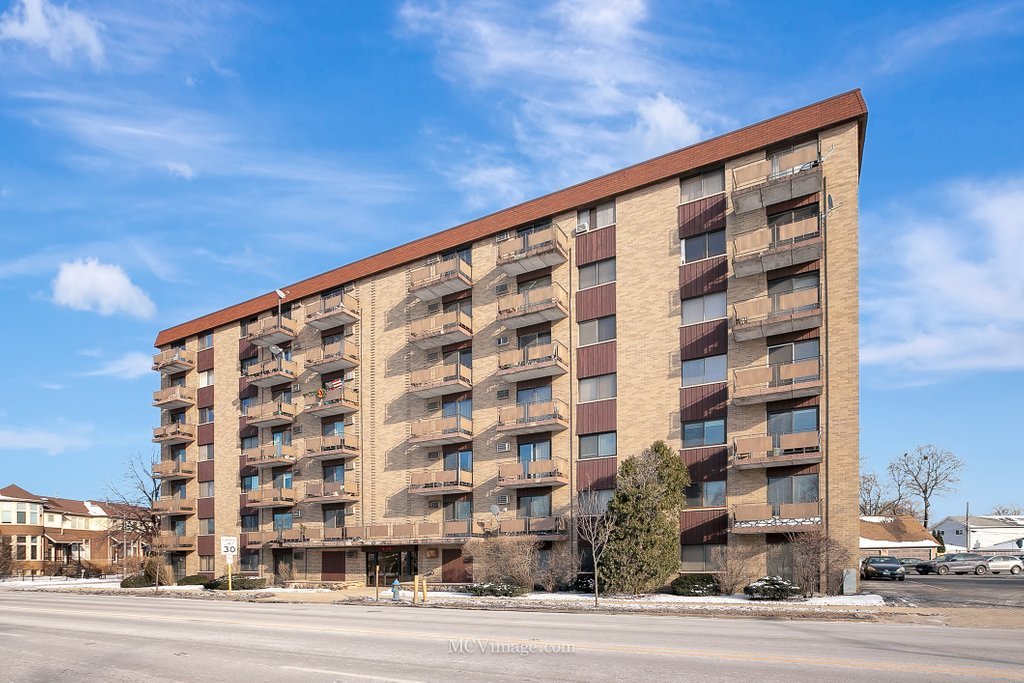 850 Des Plaines Avenue 701 Property Photo