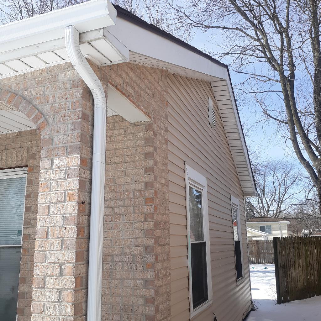 16324 Honore Avenue Property Photo 7