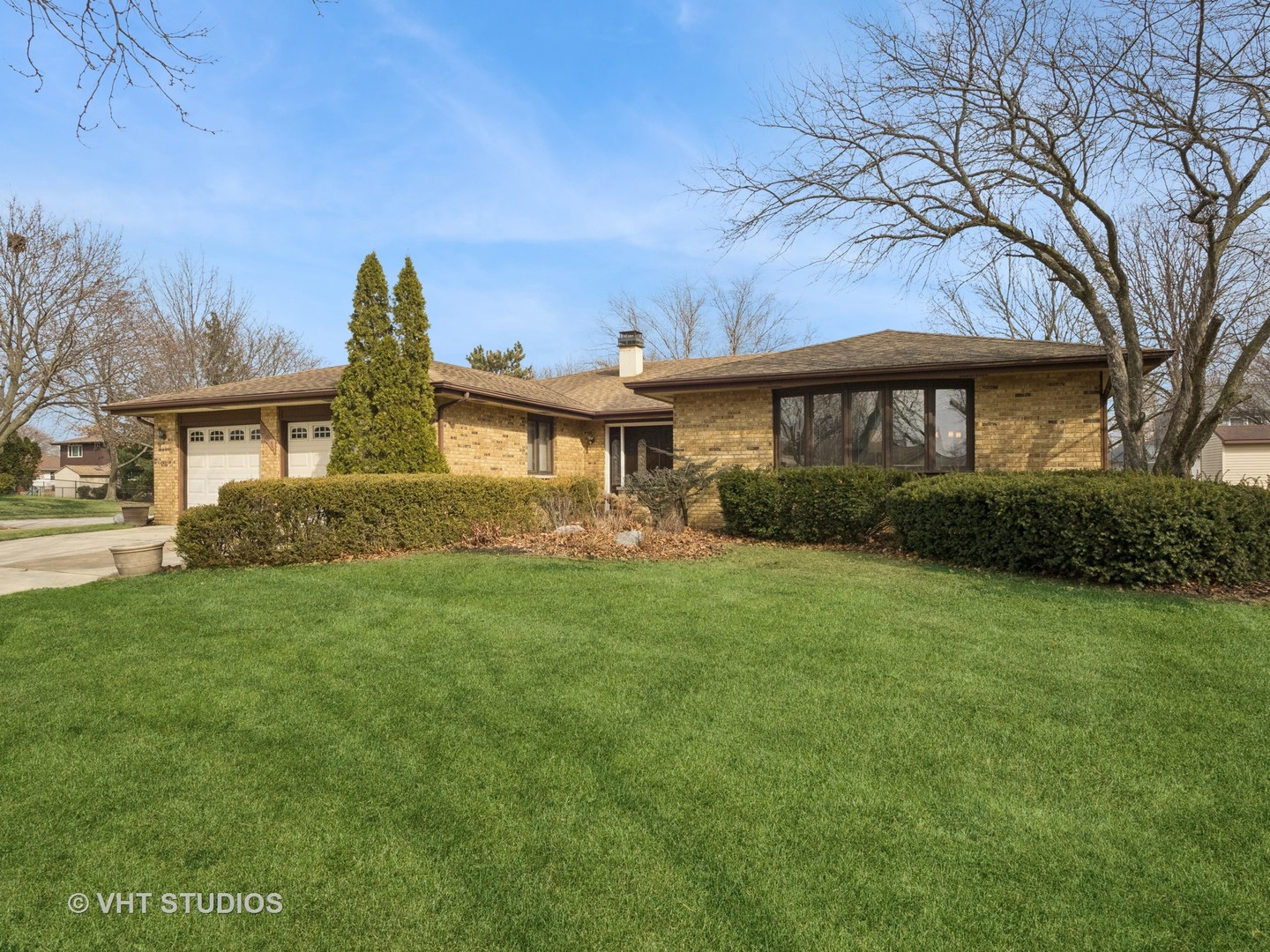 201 S Knollwood Dr Property Photo