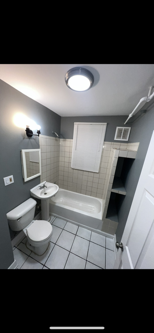 2407 S Spaulding Avenue Property Photo 6