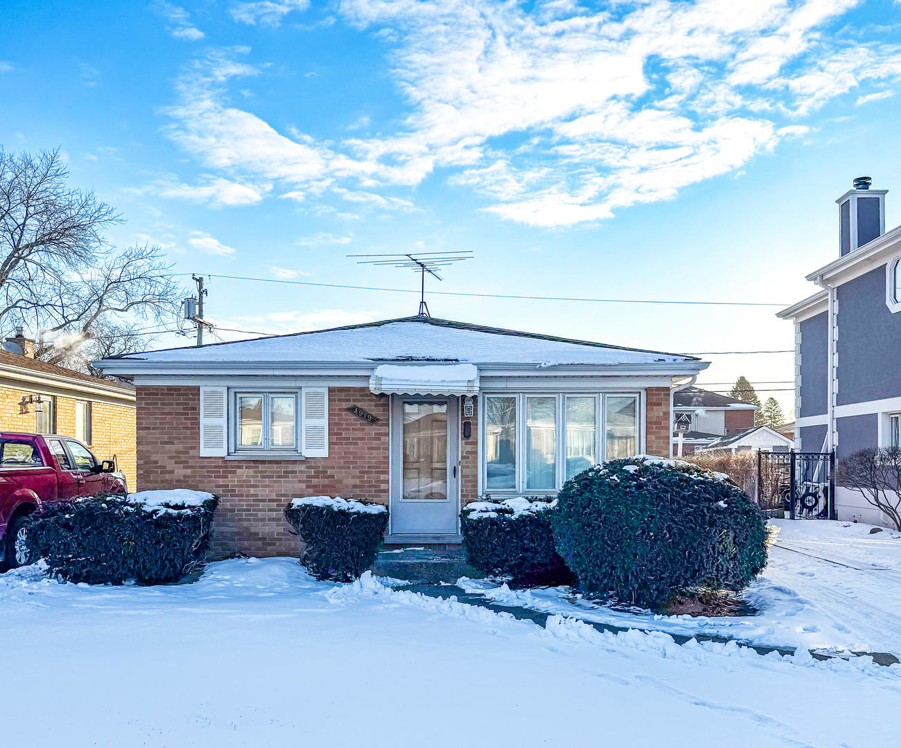 4919 N Greenwood Avenue Property Photo