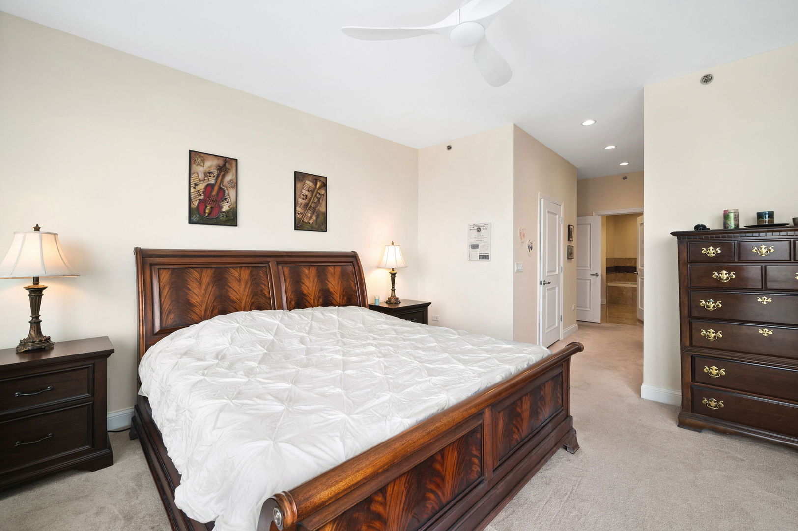 1211 S Prairie Avenue 6201 Property Photo 11
