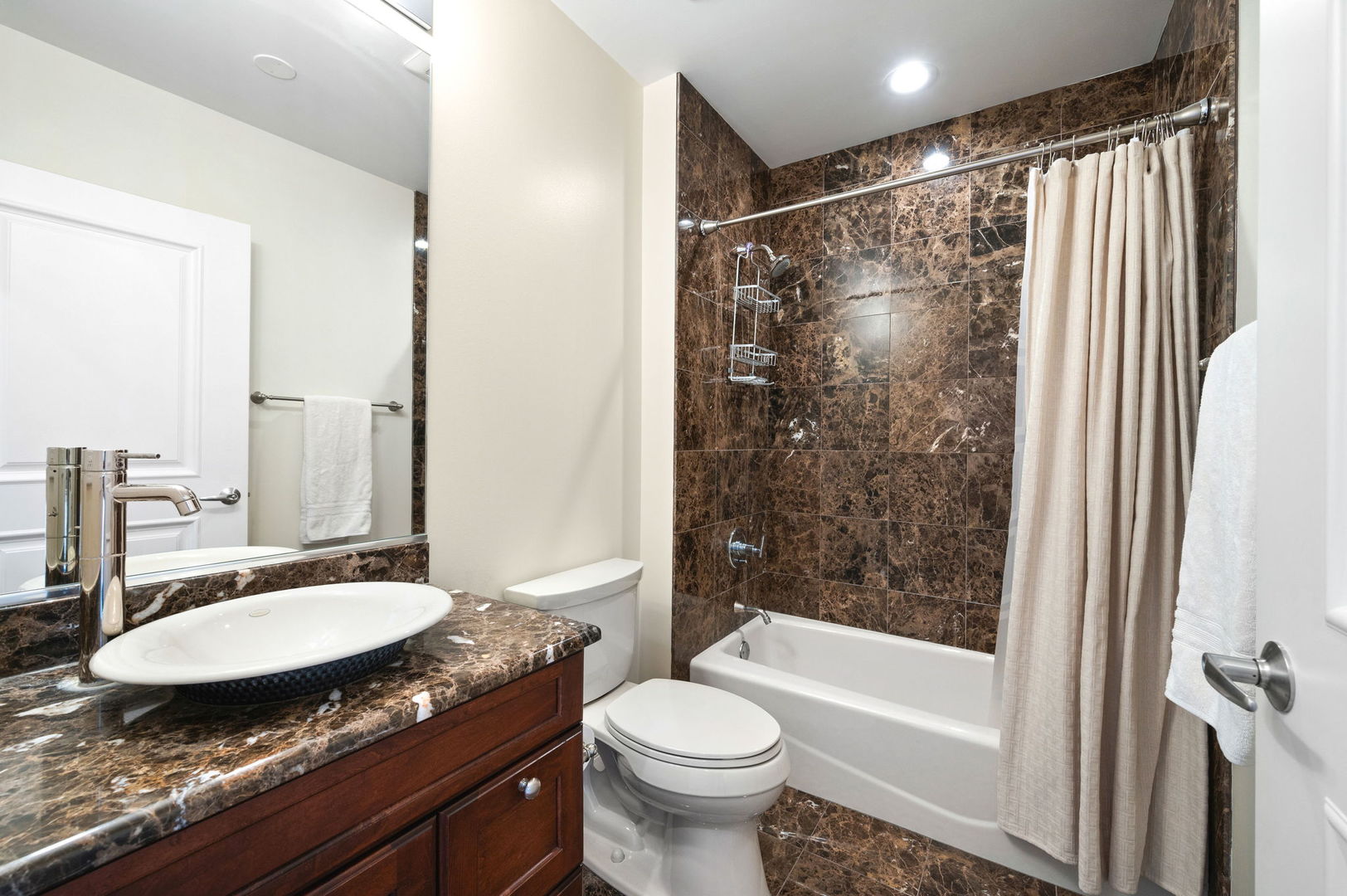 1211 S Prairie Avenue 6201 Property Photo 18