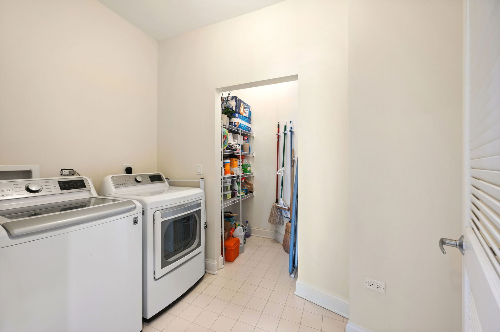 1211 S Prairie Avenue 6201 Property Photo 29