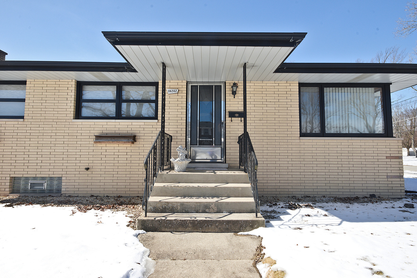 18202 Locust Street Property Photo