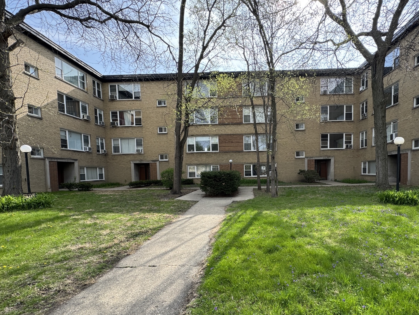 6141 N Seeley Avenue 1d Property Photo